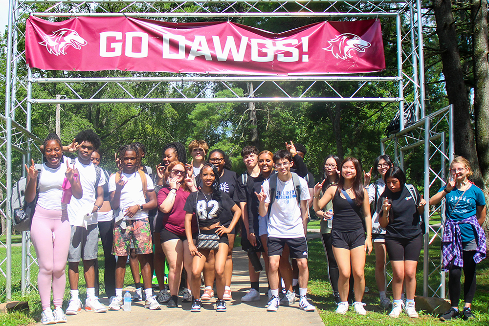 SIU SOAR students pose as a group