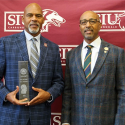 A photo of Oyd J. Craddock (Management ’80) 